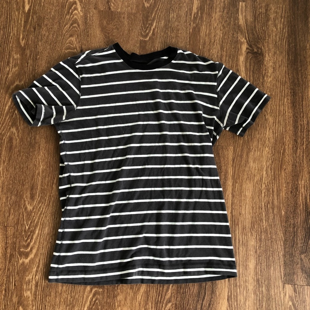 Lululemon t shirt size Large